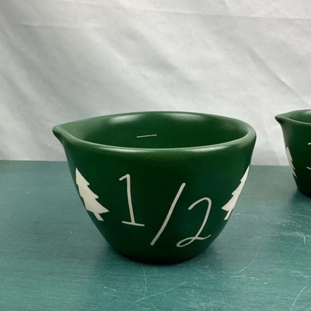 NWT Rae‎ dunn christmas tree measuring cups